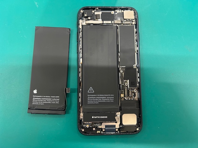 iPhone SE（第3世代／アイフォンエスイースリー） 大容量バッテリー交換修理☆スマホ修理工房富山グリーンモール山室店